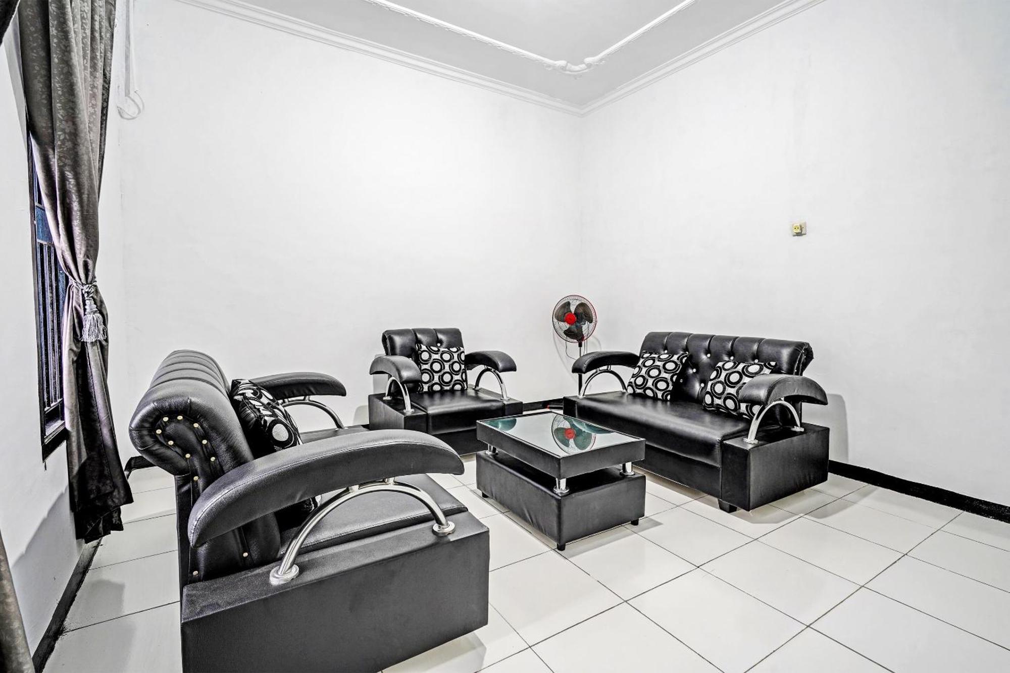 OYO 91334 Permata Papua Guest House Pameungpeuk  Bagian luar foto