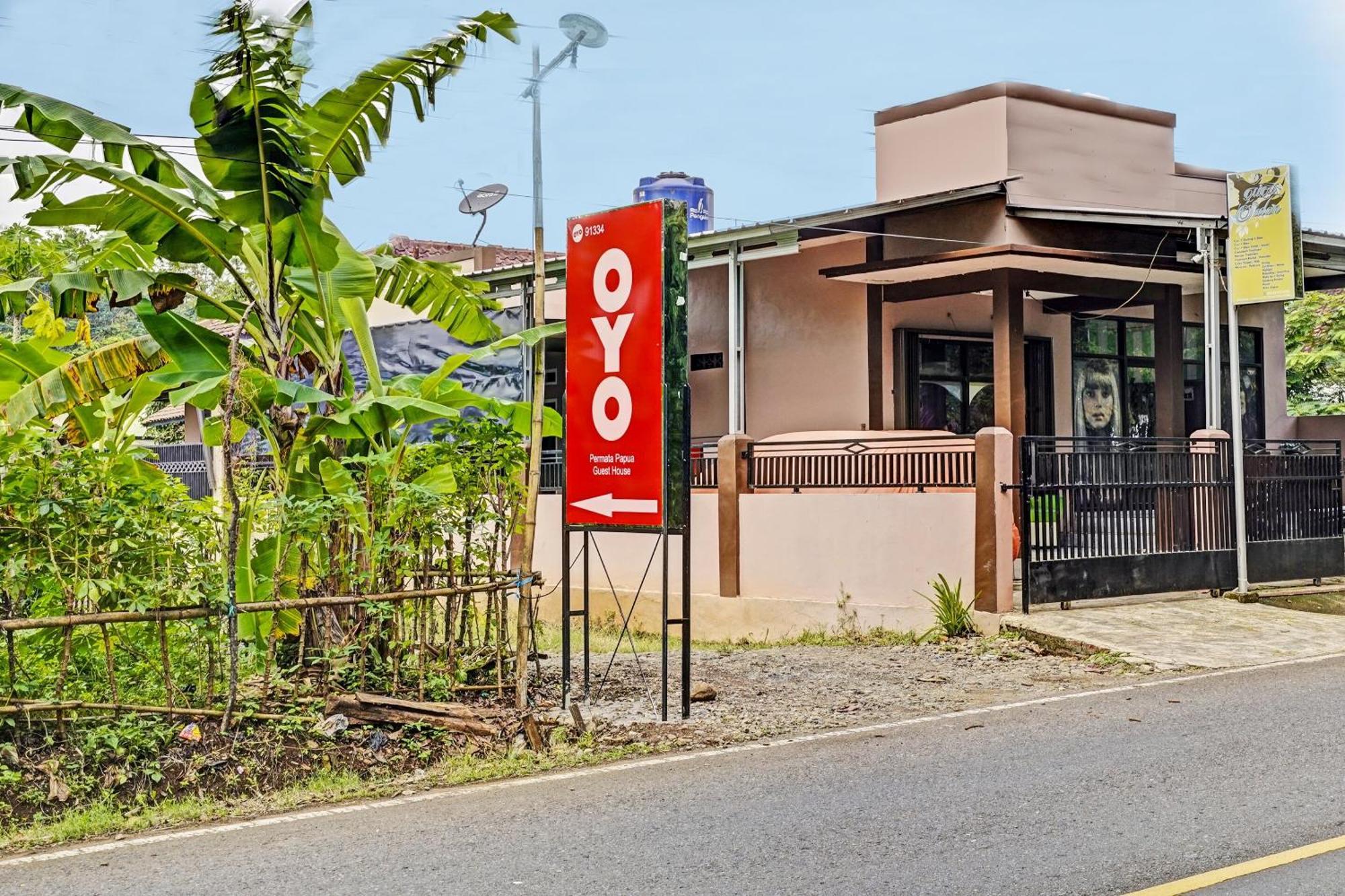 OYO 91334 Permata Papua Guest House Pameungpeuk  Bagian luar foto