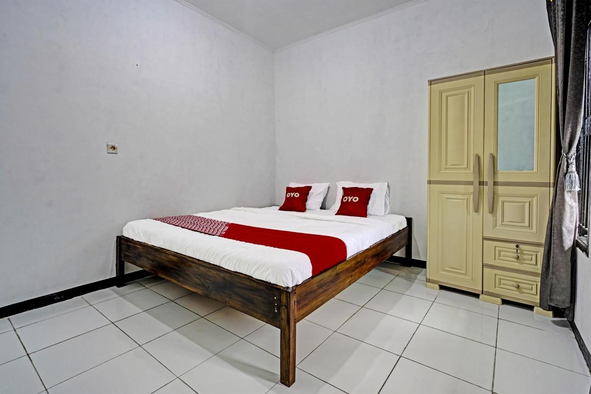 OYO 91334 Permata Papua Guest House Pameungpeuk  Bagian luar foto
