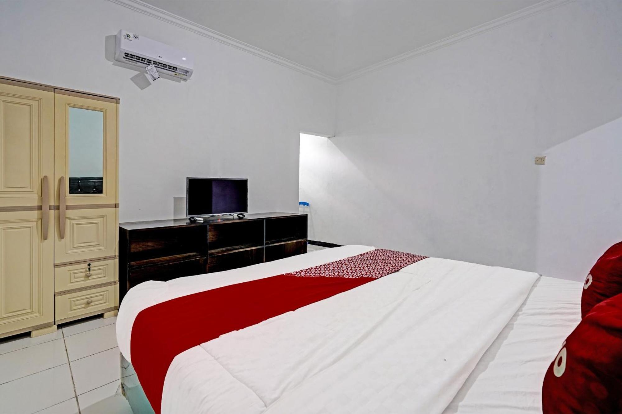 OYO 91334 Permata Papua Guest House Pameungpeuk  Bagian luar foto