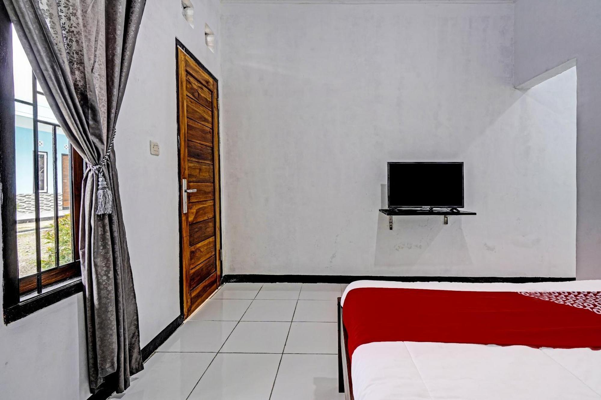 OYO 91334 Permata Papua Guest House Pameungpeuk  Bagian luar foto