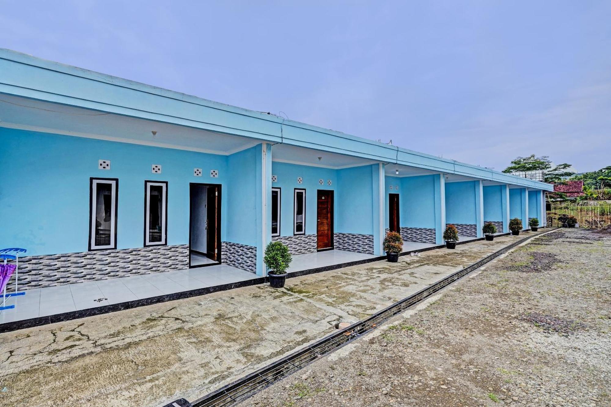 OYO 91334 Permata Papua Guest House Pameungpeuk  Bagian luar foto